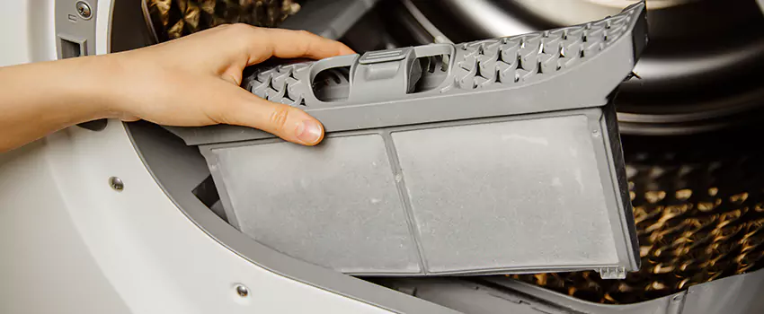 Signs Of A Clogged Dryer Lint Trap in Holyoke, Massachusetts